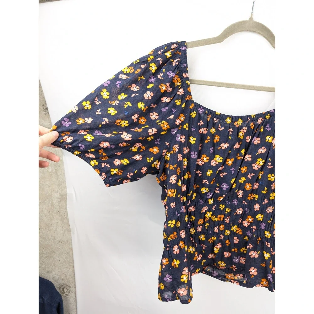 Ditsy Floral Smocked Puff Sleeve Peasant Top Sz M Navy Cottagecore Prairie Boho